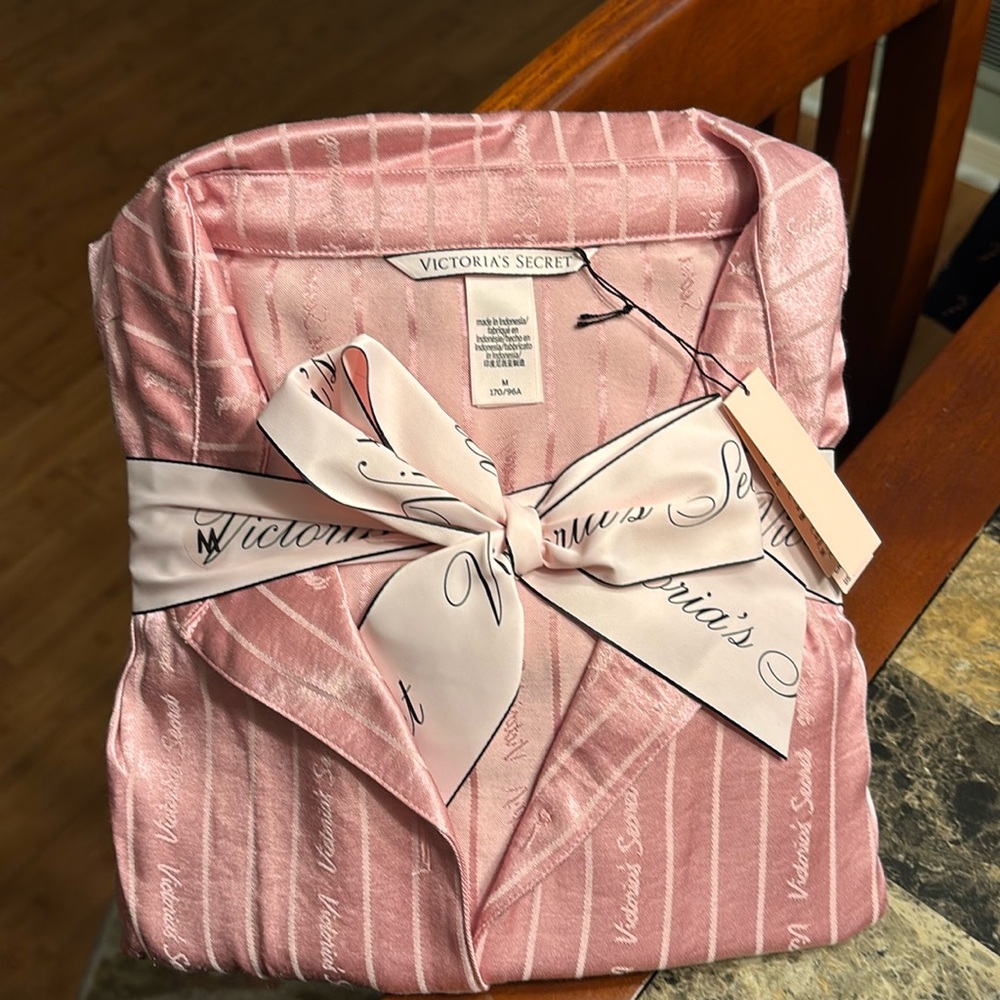 VS PJ Set